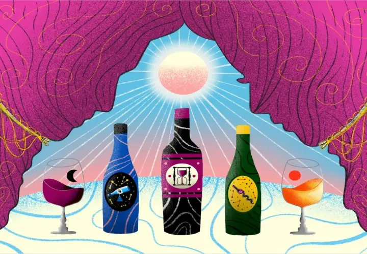 Tre bottiglie di vino e due calici, uno con luna e l'altro con sole. Un'illustrazione surreale che evoca il mistero del gambero rosso cos'è.