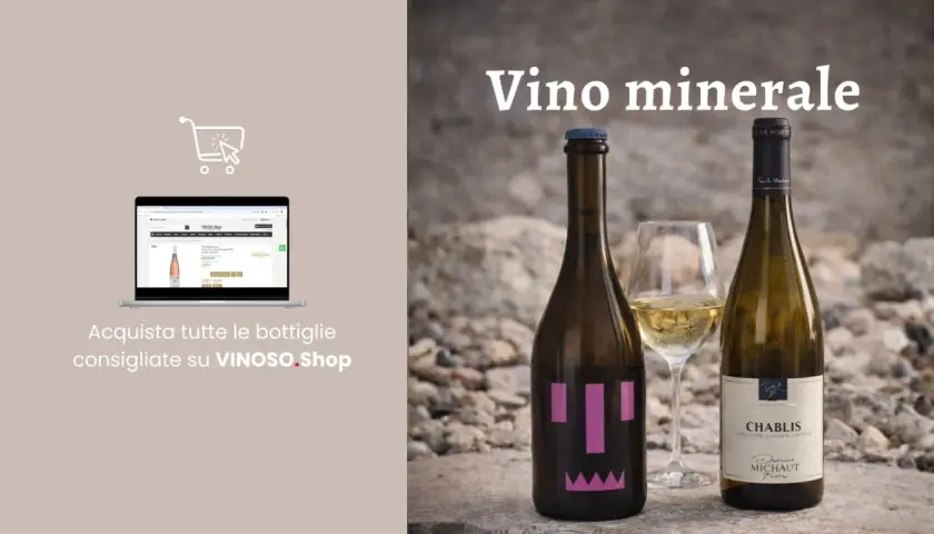 Vino minerale: due bottiglie e un bicchiere di vino bianco su uno sfondo roccioso. A sinistra, un laptop mostra il sito VINOSO.Shop.