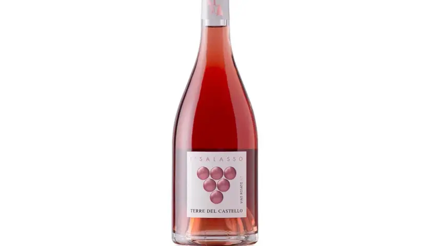 Bottiglia di vino rosato I'Salasso Terre del Castello, con etichetta bianca e grappolo d'uva stilizzato.