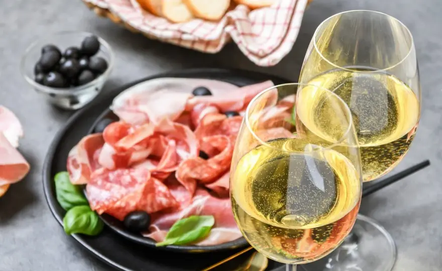 Moscato d'Asti - Abbinamenti perfetti (non solo dolci!)