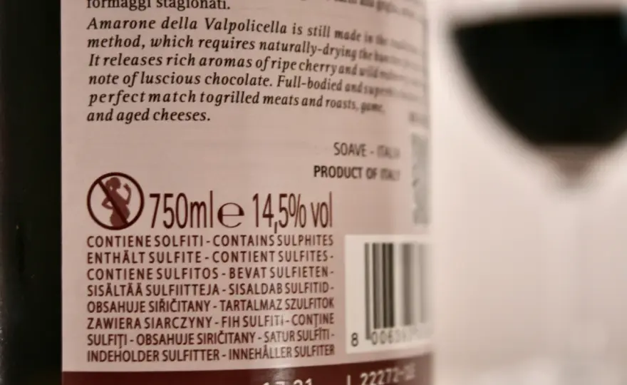 Solfiti nel vino - La verità dietro l'etichetta e i limiti reali