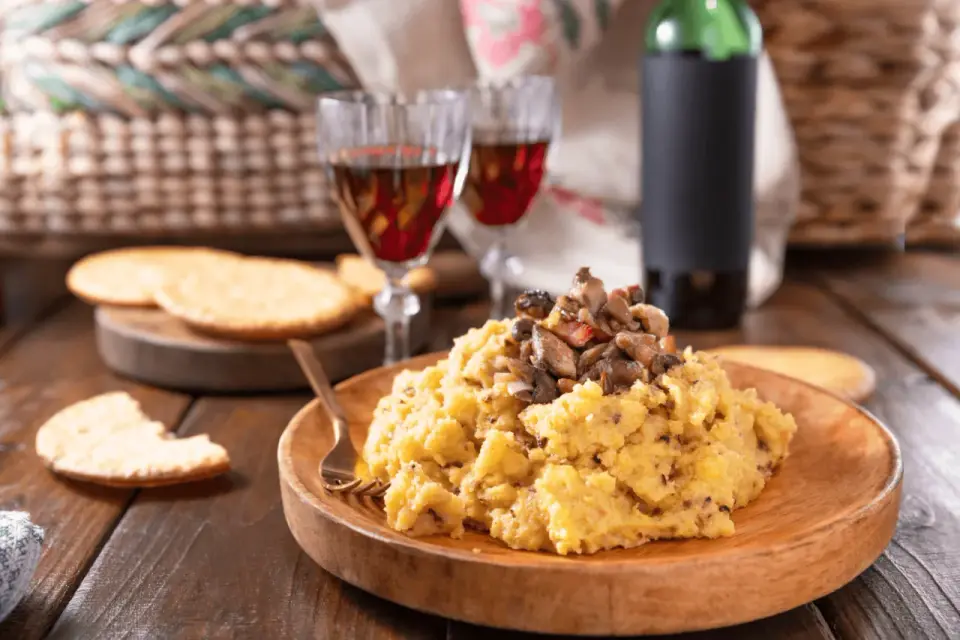 Vino e polenta - L'abbinamento perfetto per ogni condimento